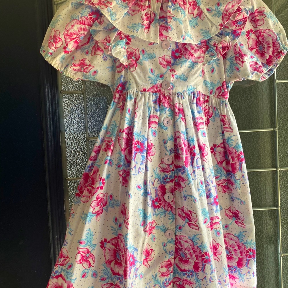 Vintage flower print dress for little girls